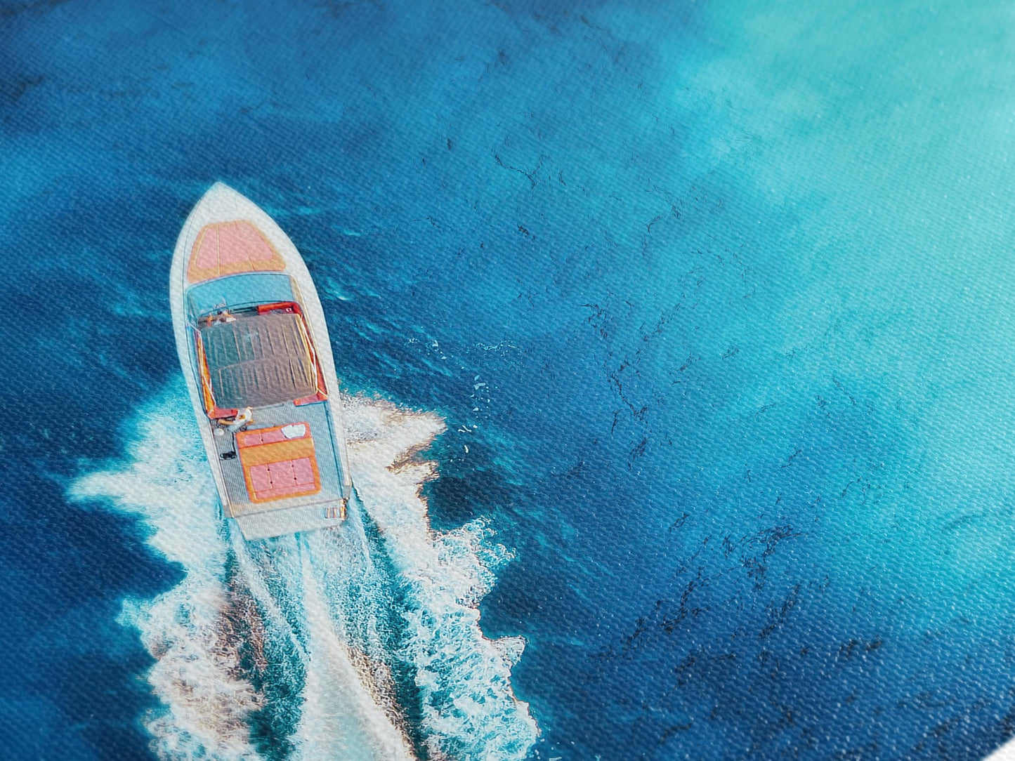 Estampado de lona aérea de la isla Nusa Penida, arte de pared costera de botes rápidos, obras de arte panorama de océano grande, escena de botes de lujo, decoración de la isla indonesia