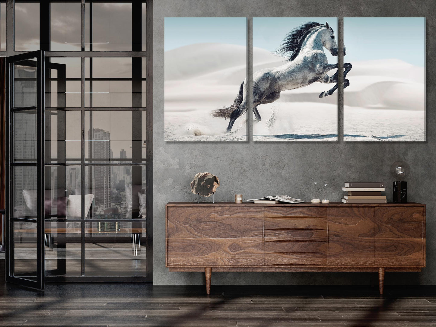 Canvasprint van een paard – Elegante witte hengst die rent in een woestijnlandschap, extra grote paardenmuurkunst voor de woonkamer of kantoor.