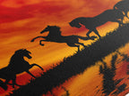 Wildpferde Sonnenuntergang Leinwanddruck, Große Natur Wandkunst, Silhouette Pferd Kunstwerk, Moderner Landschaftskunstdruck, Dramatische Wanddekoration für Zuhause