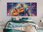 Canvasprint van een dynamische bassist – Explosieve kleurenspatmuziekdecoratie, levendige jazzfunkenergie