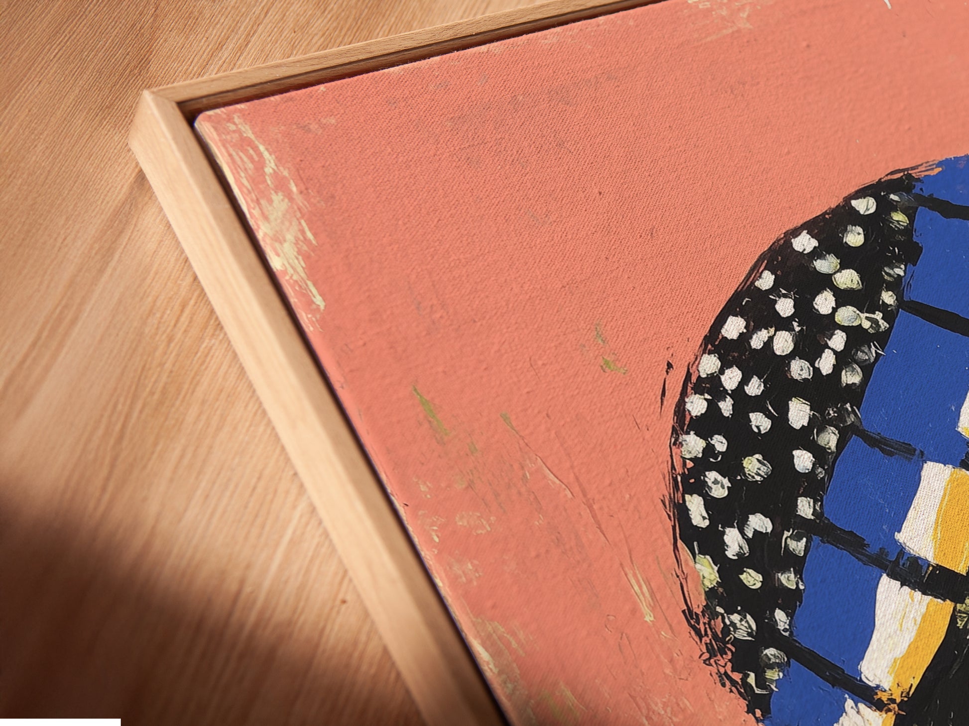 Close-up of a canvas print in a floating frame. The turtle skateboard artwork is beautifully displayed. The floating frame enhances the contemporary style. It brings a playful urban touch to any room. This is perfect for adding a unique piece to your art collection.