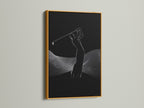 Add a touch of elegance with this golf artwork in a gold frame. The golfer silhouette is a minimalist masterpiece. It is perfect for a golf enthusiast's collection. It makes an excellent gift for any golf lover.