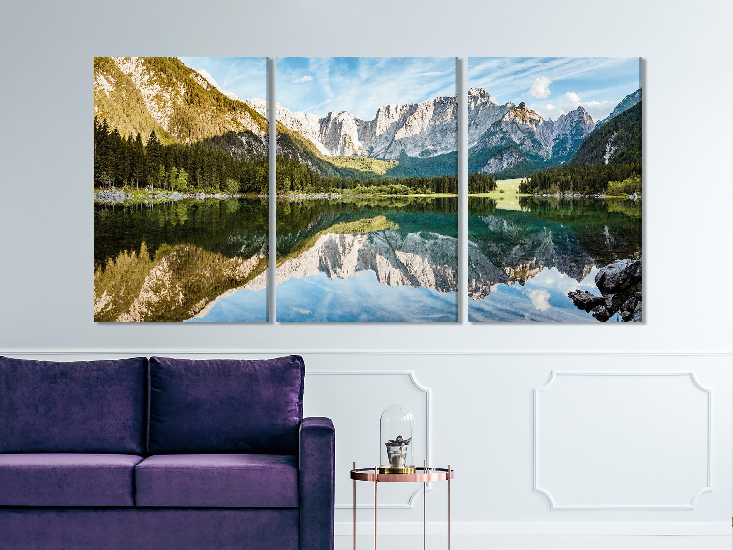 Paesaggio del lago Fusine e del monte Mangart - Grande stampa su tela multipannello con paesaggi naturali per la decorazione della parete della camera da letto o del soggiorno