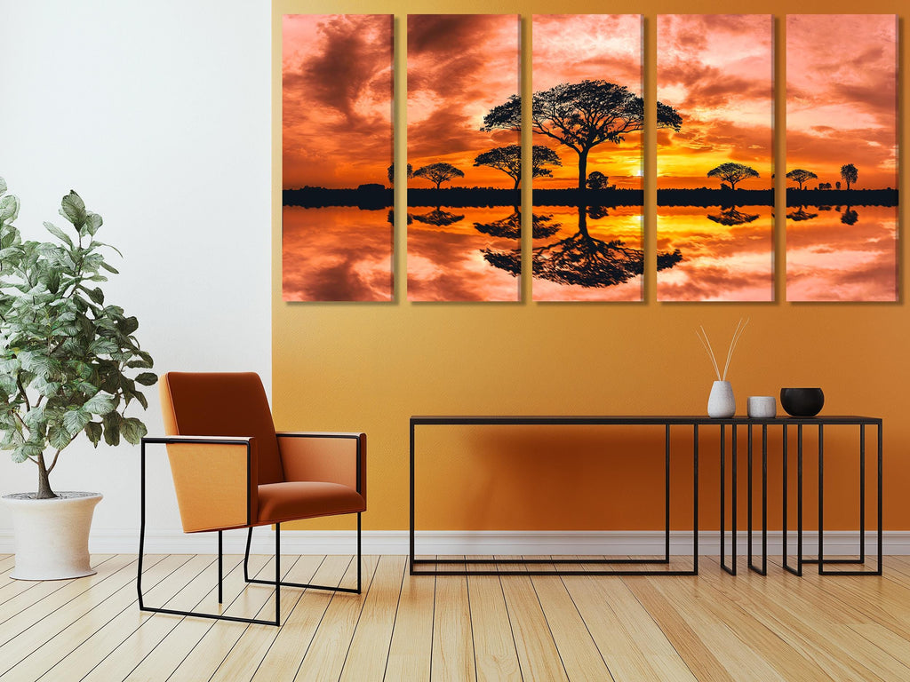 Impression sur toile African Sunset - Silhouette d'arbre murale, paysage du coucher de soleil dans le Serengeti, décoration nature orange vive, grande œuvre murale safari