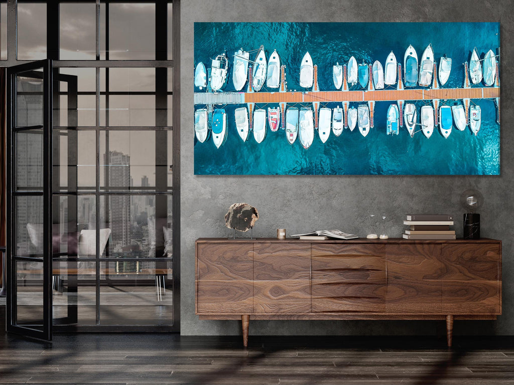 Leinwanddruck des Comer Sees Yacht Club, Wandkunst aus der Luft, großes 3-teiliges maritimes Kunstwerk, italienische Seeszene, Marina Büro Wanddekoration